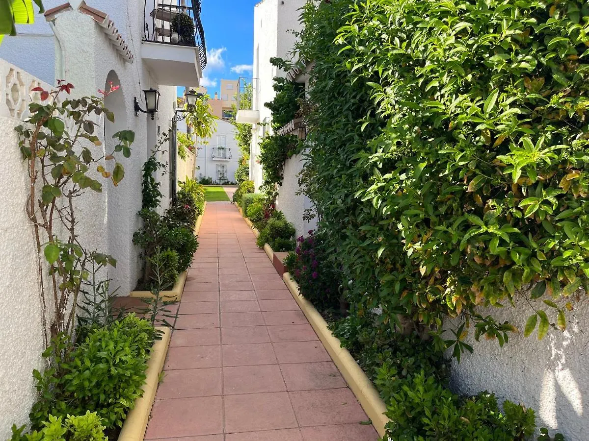 エステポナAcogedor Loft En Recinto Privado - Terapia Saladaアパートメント 0*, エステポナ スペイン