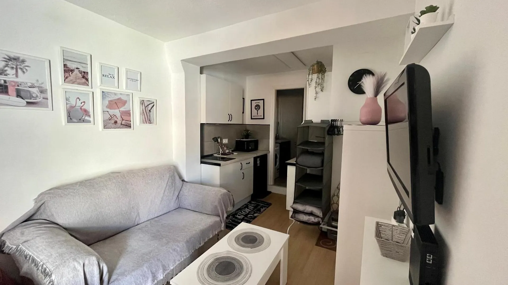 エステポナAcogedor Loft En Recinto Privado - Terapia Saladaアパートメント 0*, エステポナ スペイン