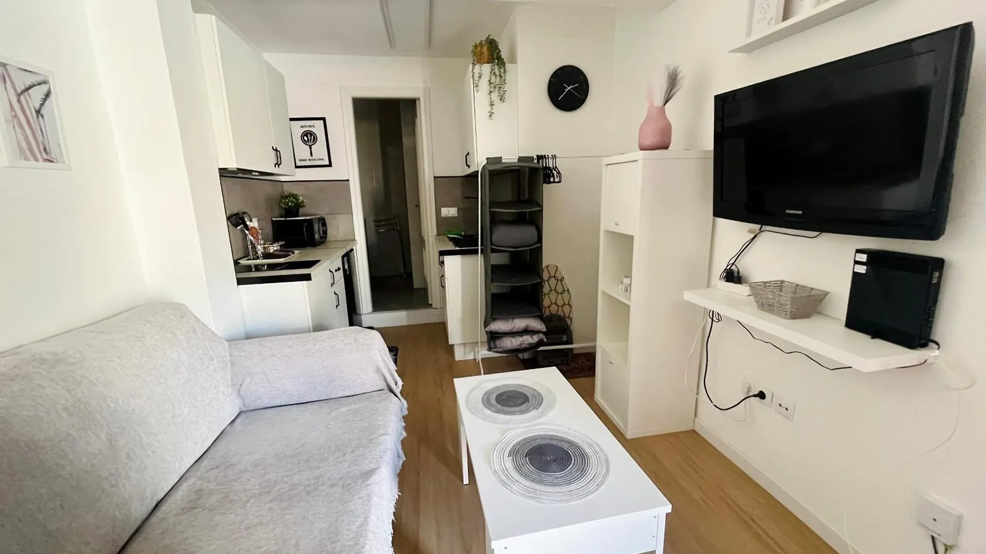 エステポナAcogedor Loft En Recinto Privado - Terapia Saladaアパートメント 0*, エステポナ スペイン